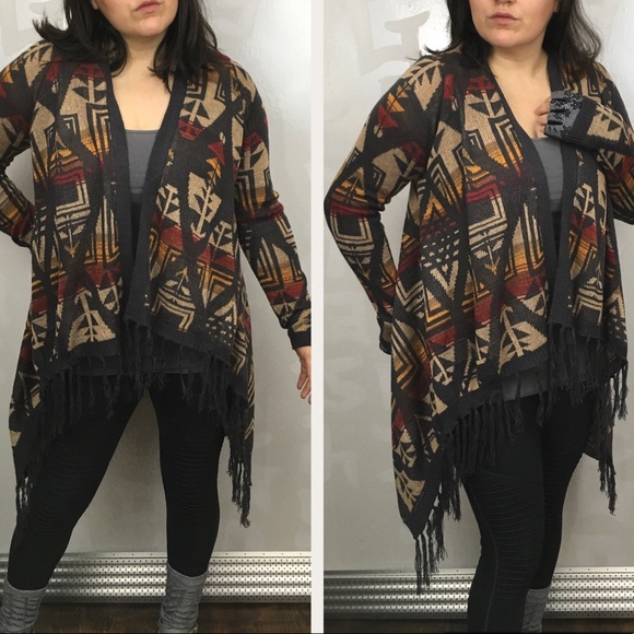 Altar'd State Sweaters - Alter’d State aztec boho fringe hem cardigan M